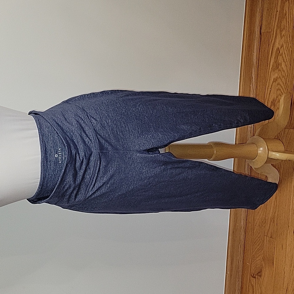 Athleta active butter soft high waisted capris with drop pocket womens size L